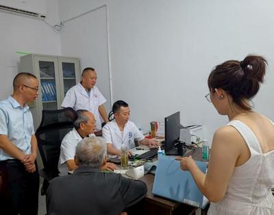 名醫(yī)回鄉(xiāng)潤桑梓，暖心義診惠民生——劍閣縣龍源鎮(zhèn)開展養(yǎng)生保健服務(wù)